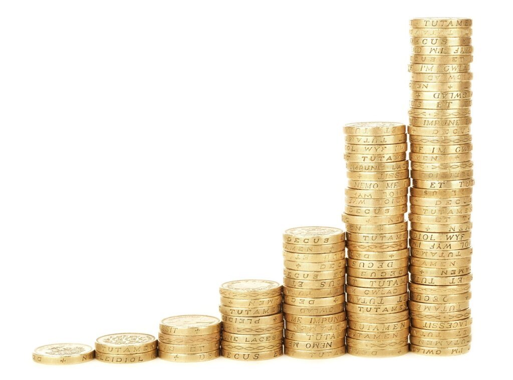savings growth chart showing five year compound interest projection